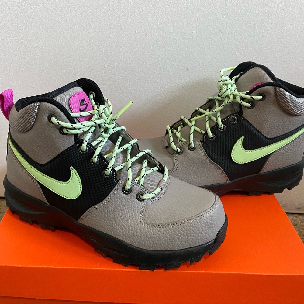 Nike Manola Leather Sneaker Boots